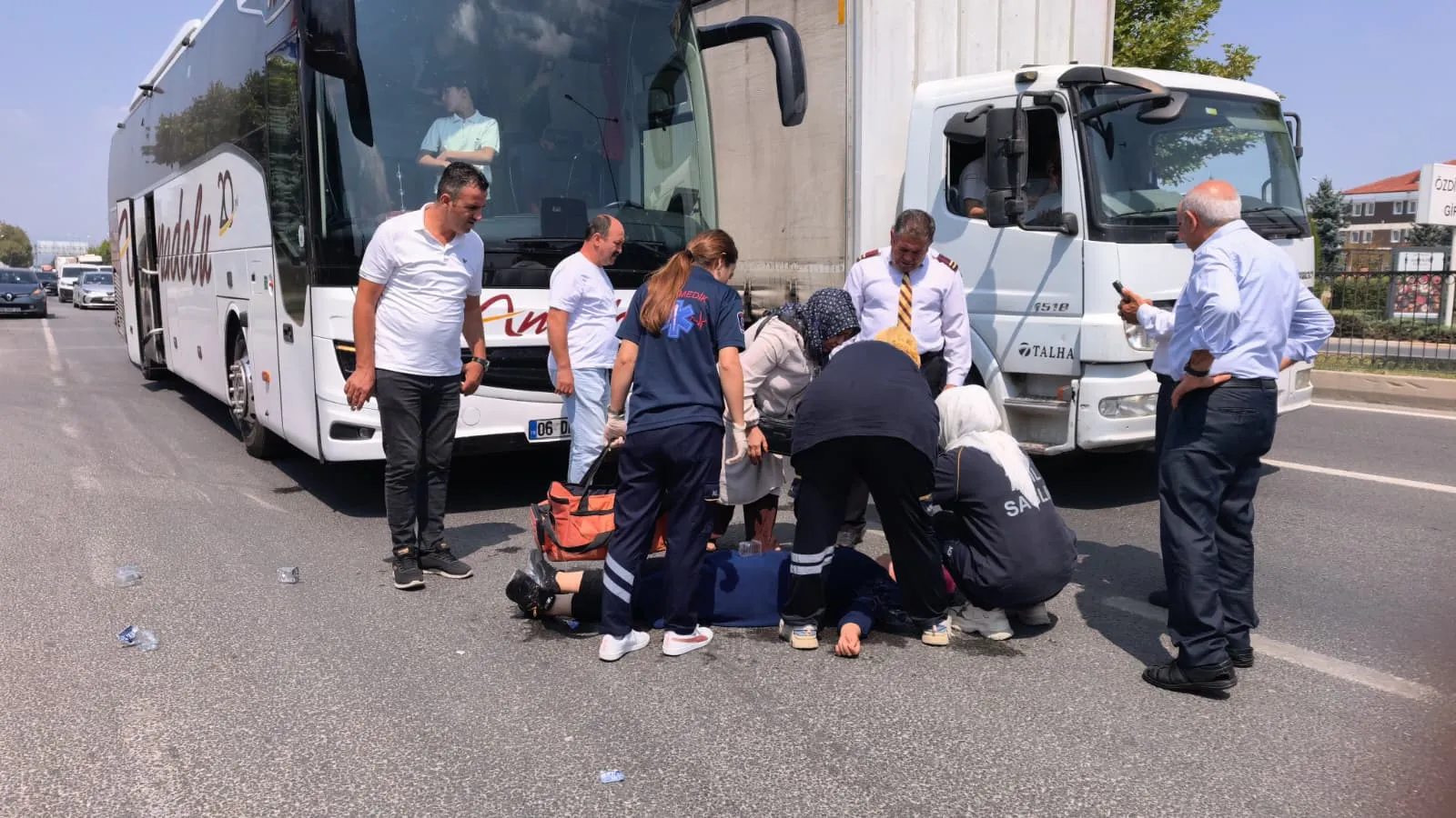 İnegöl girişinde otobüsün çarptığı yaya ağır yaralandı