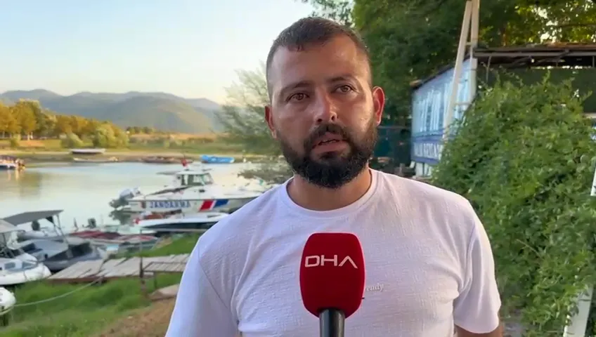 Gölde bottan düşen 3 kişi son anda kurtarıldı, o anlar kamerada