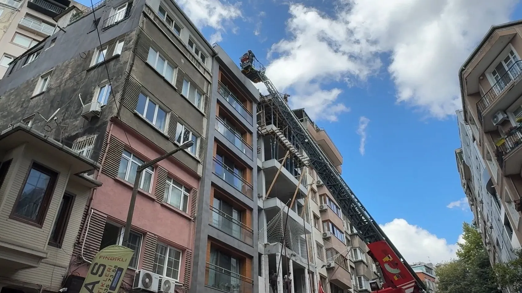 Beyoğlu rezidansında çıplak turist paniği