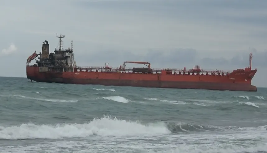Karadeniz'de esrarengiz saldırı sonrası sürüklenen tanker Samsun kıyılarında bulundu
