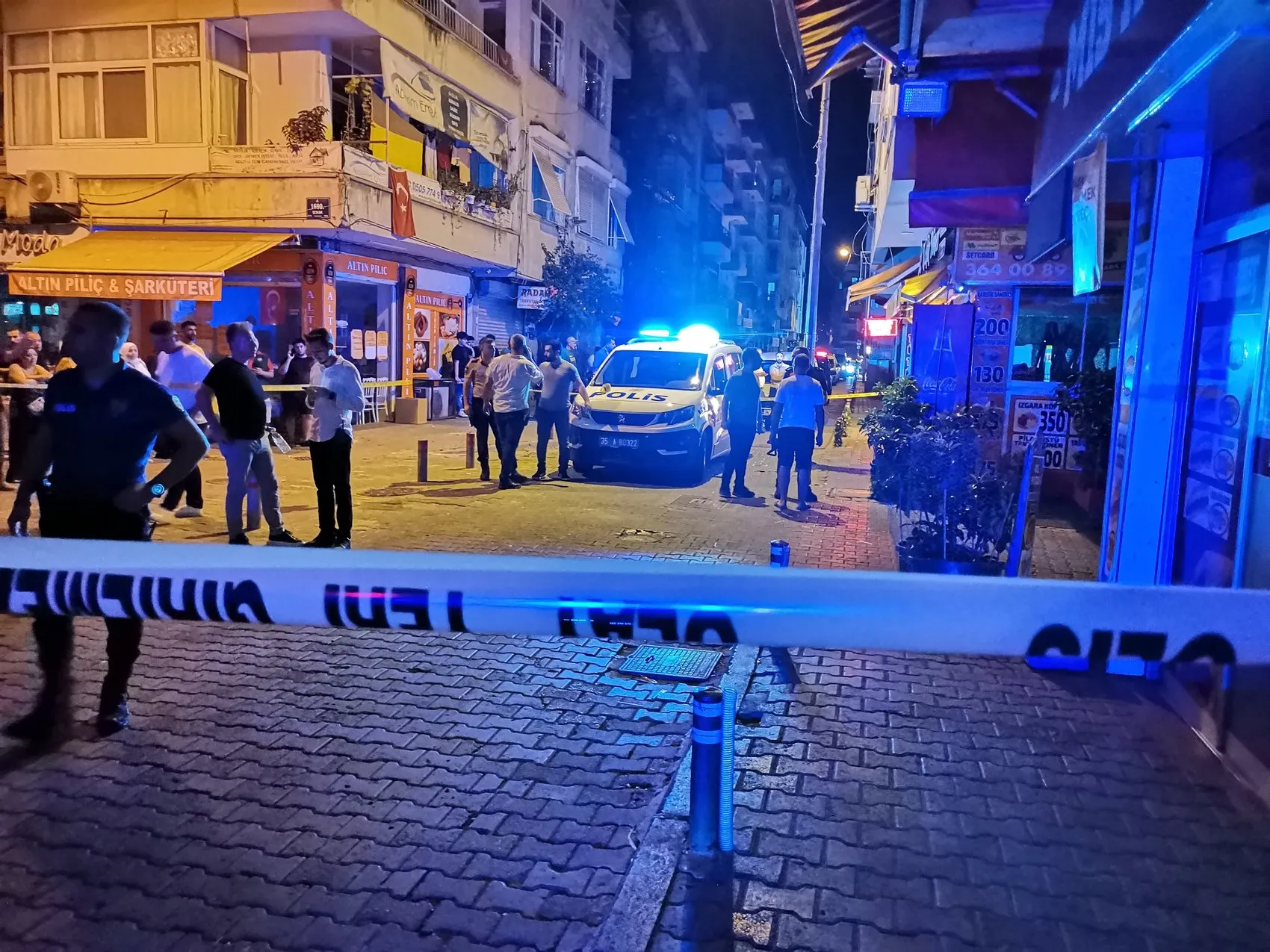Karşıyaka’da sokak ortasında çatışma 5 kişi yaralandı