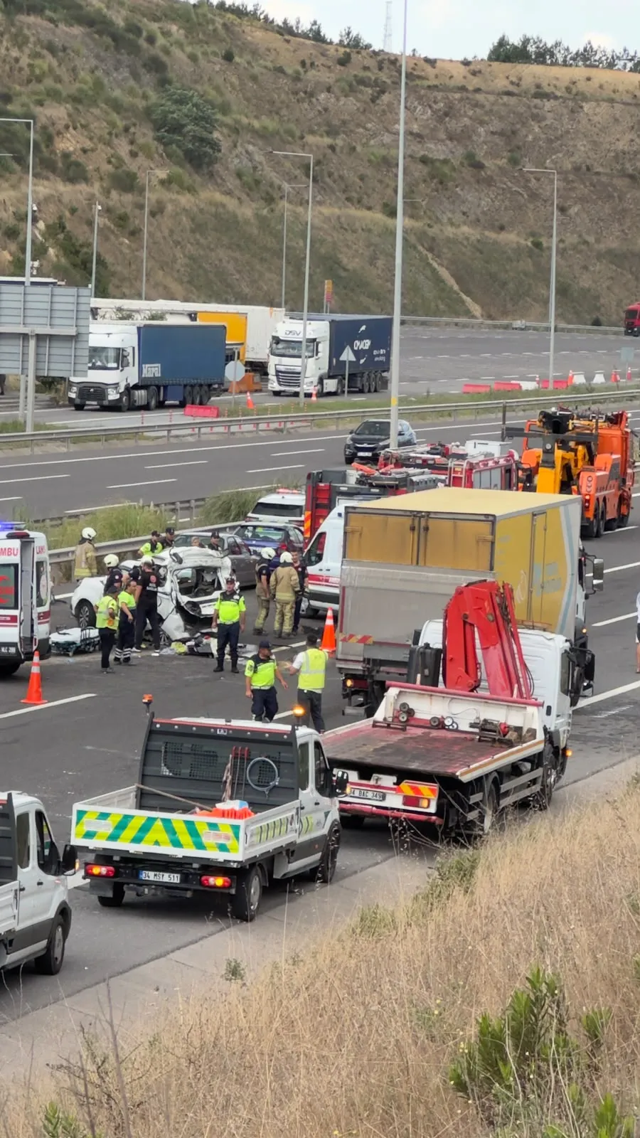 Kuzey Marmara Otoyolu'nda feci kaza 3 kişi hayatını kaybetti