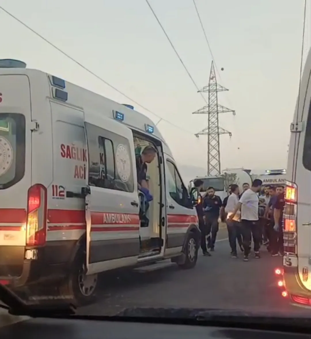 Batman yolunda iki minibüs çarpıştı dokuz kişi yaralandı