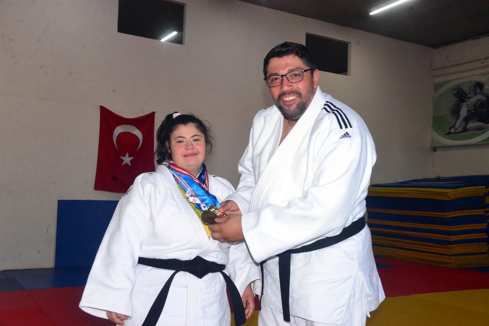 Savunma içgüdüsüyle başladığı judoda zirveye çıktı: Zeynep Sude'nin altın madalya serüveni