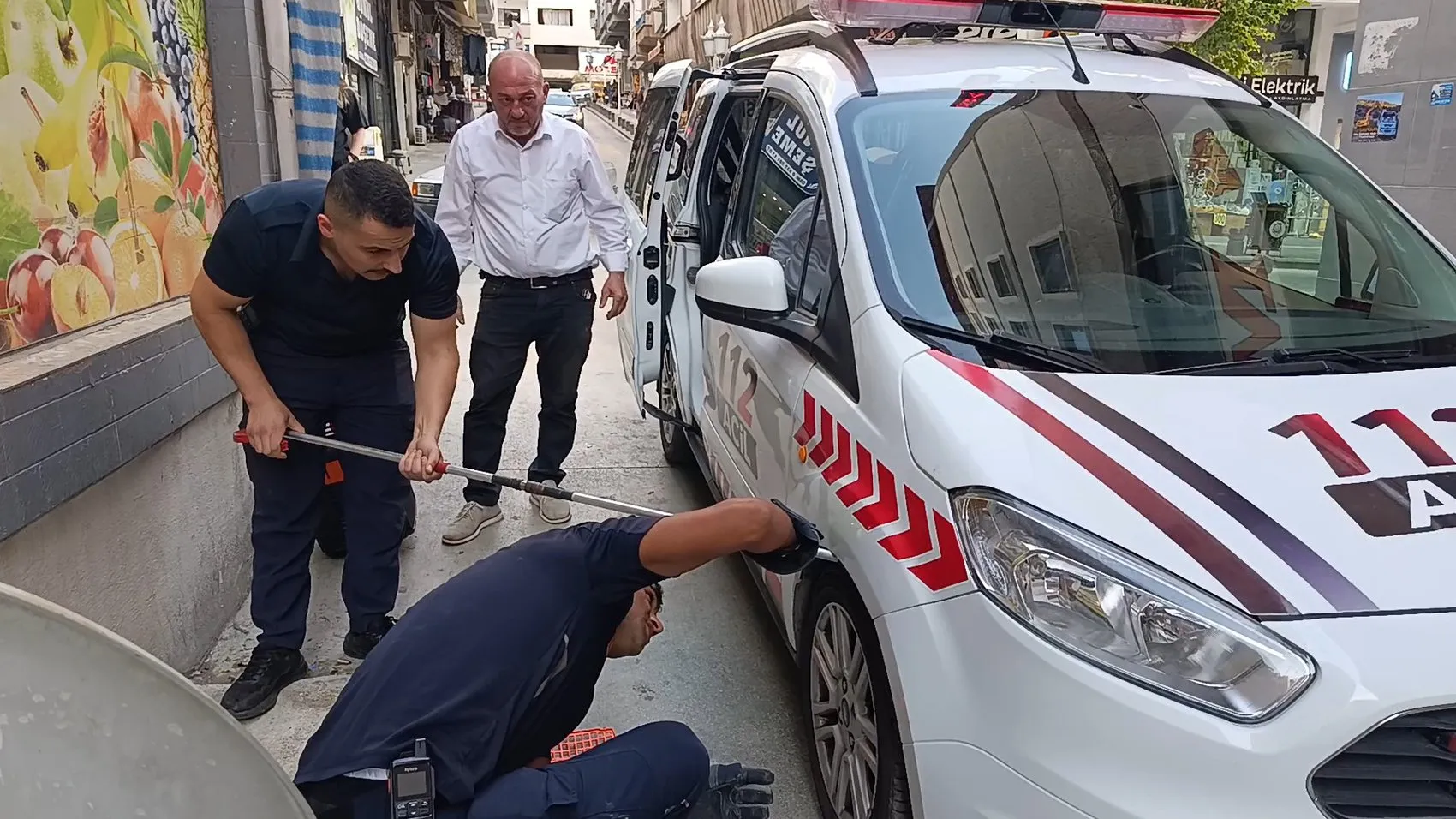 Amasya'da itfaiyeye kök söktüren kedi kurtarma operasyonu
