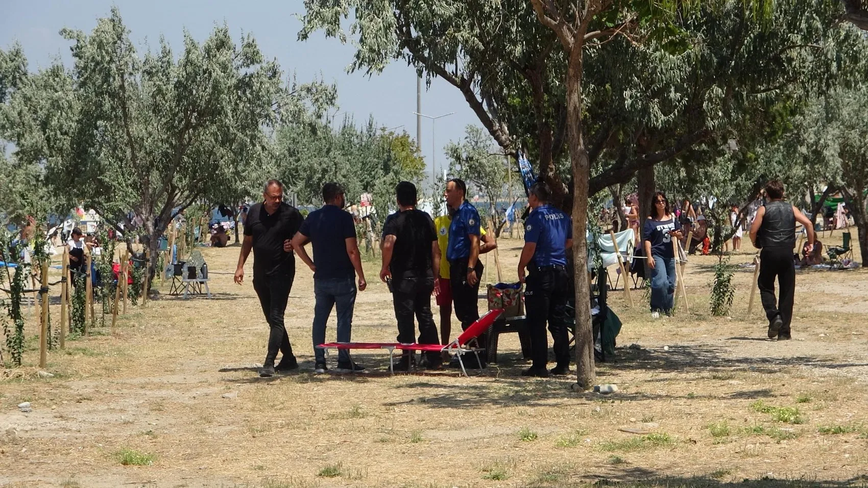 Çanakkale plajında denize girenleri korkutan tarihi mühimmat