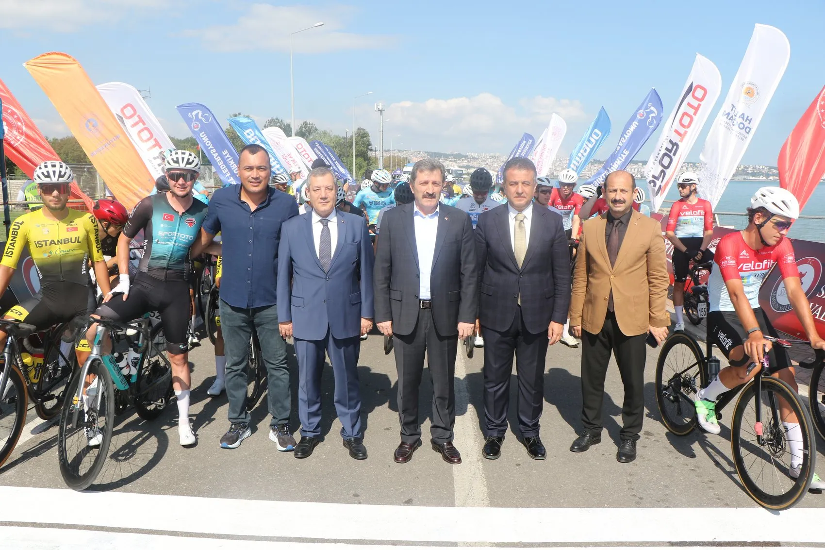 Pedallar Samsun için dönüyor 23 ülkeden 107 sporcu yarışta