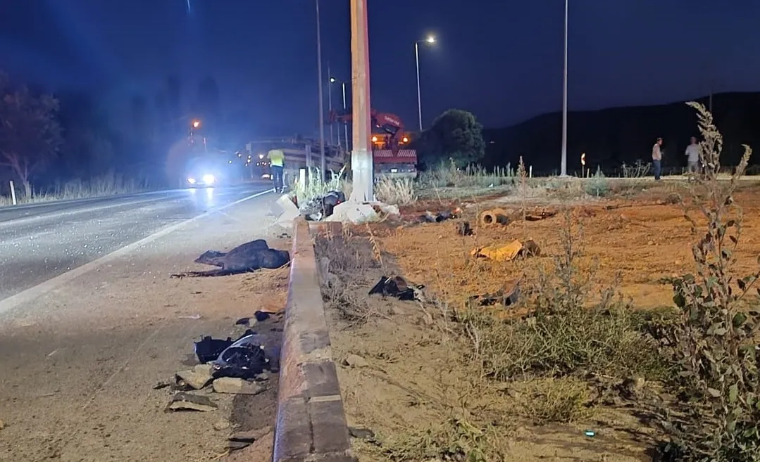 Kayseri'de motosikletli genç iş makinesiyle çarpıştı