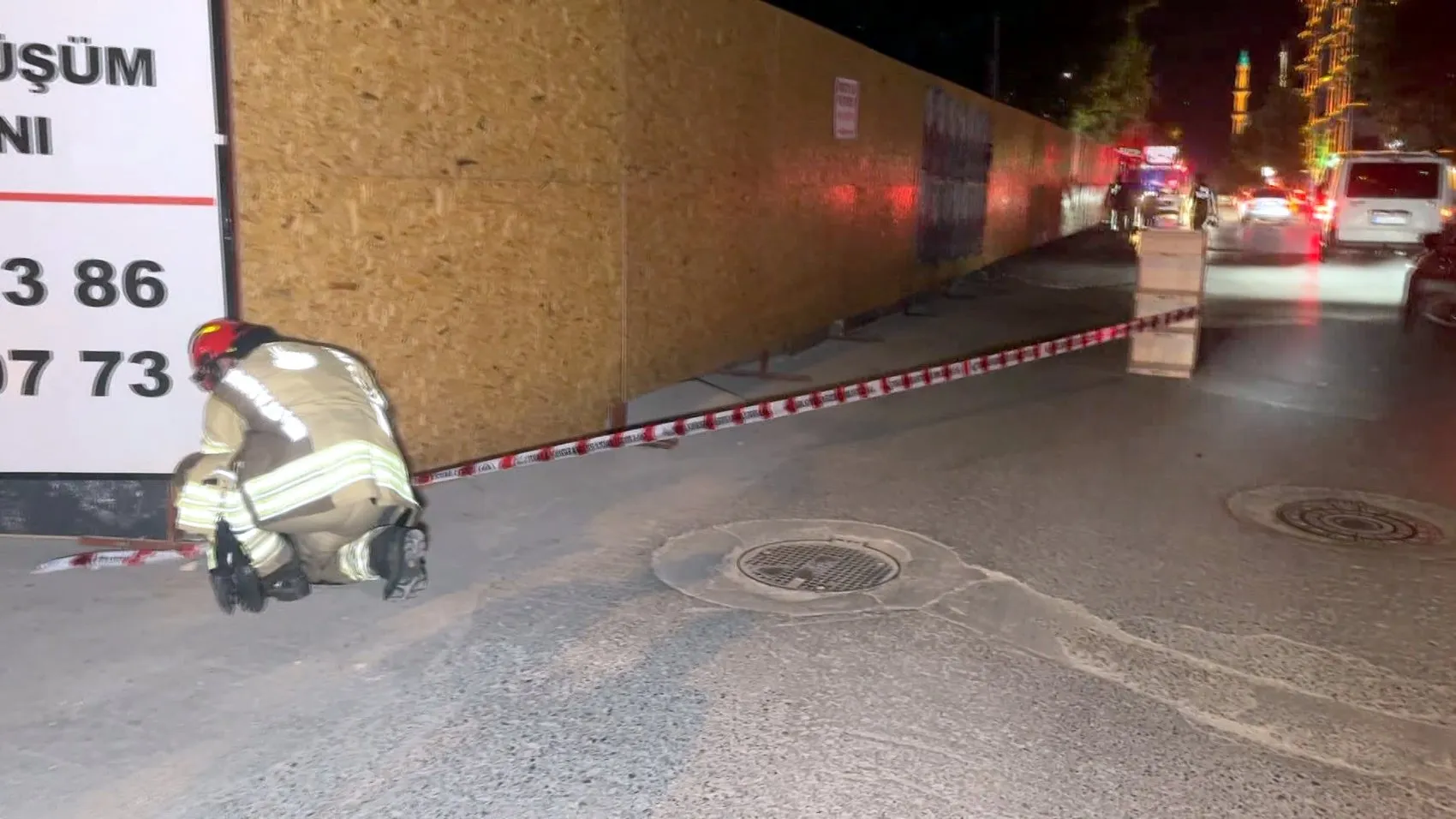 Avcılar'da yarım bırakılan yıkım gece gürültüyle çöktü