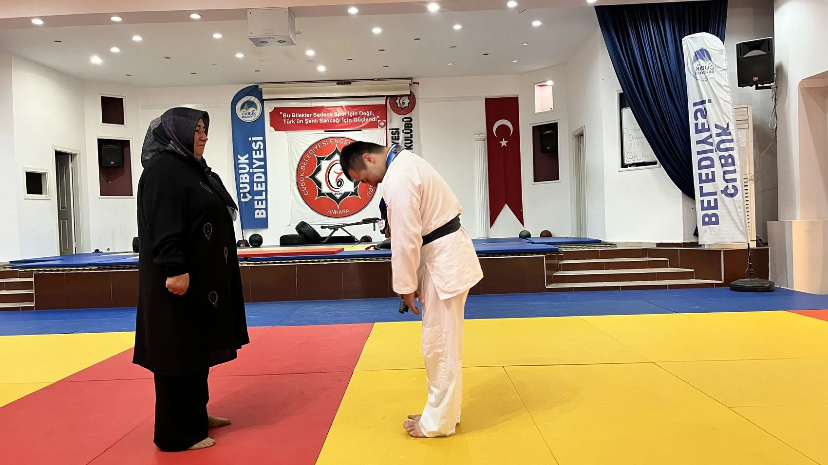 Minderin altın çocuğu Ahmet dünya zirvesine çıktı