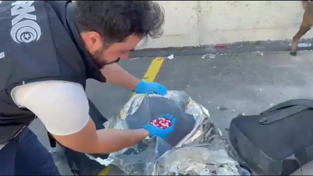 Gebze'deki adrese 21 bin hap sığmıştı, polis kapıyı çaldı