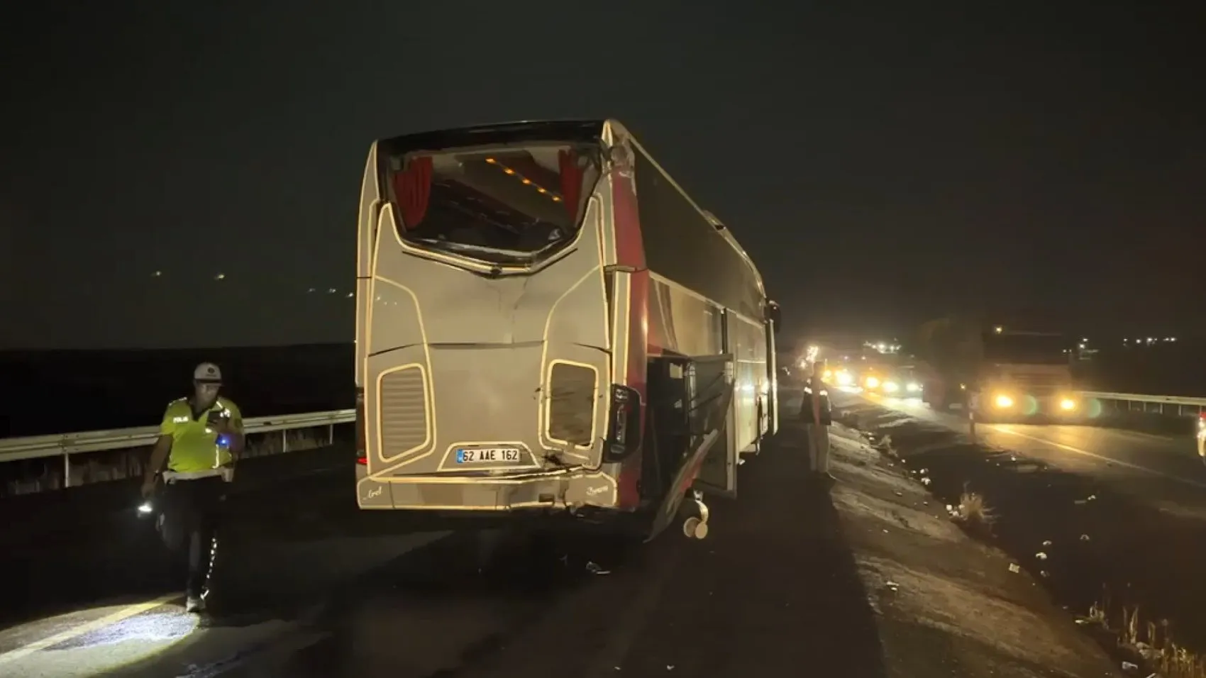 Malazgirt dönüşü Siverek'te zincirleme kaza 13 yaralı