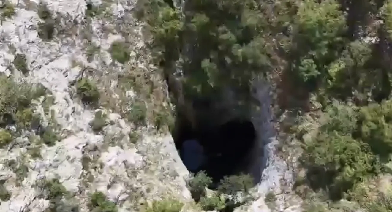 Bartın’daki devasa yeraltı şelalesi dronla görüntülendi