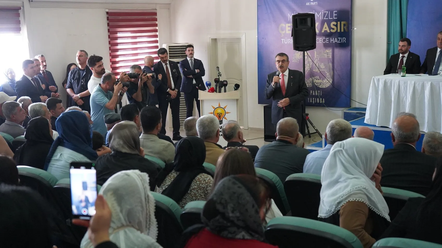 Bakan Tekin Şırnakta Geçmişin Hatalarını ve Yeni Süreci Anlattı