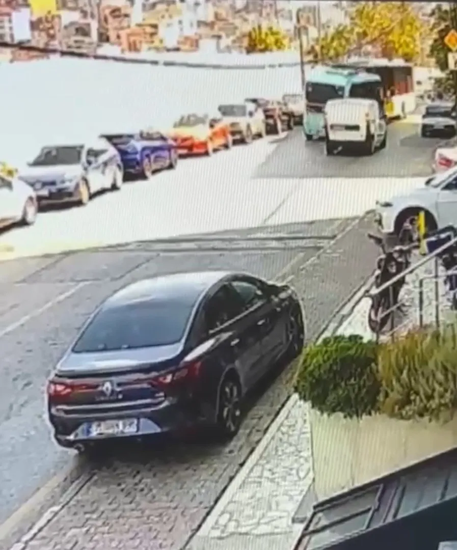 Kağıthane’de dikkatsiz sollama zincirleme kazaya neden oldu?