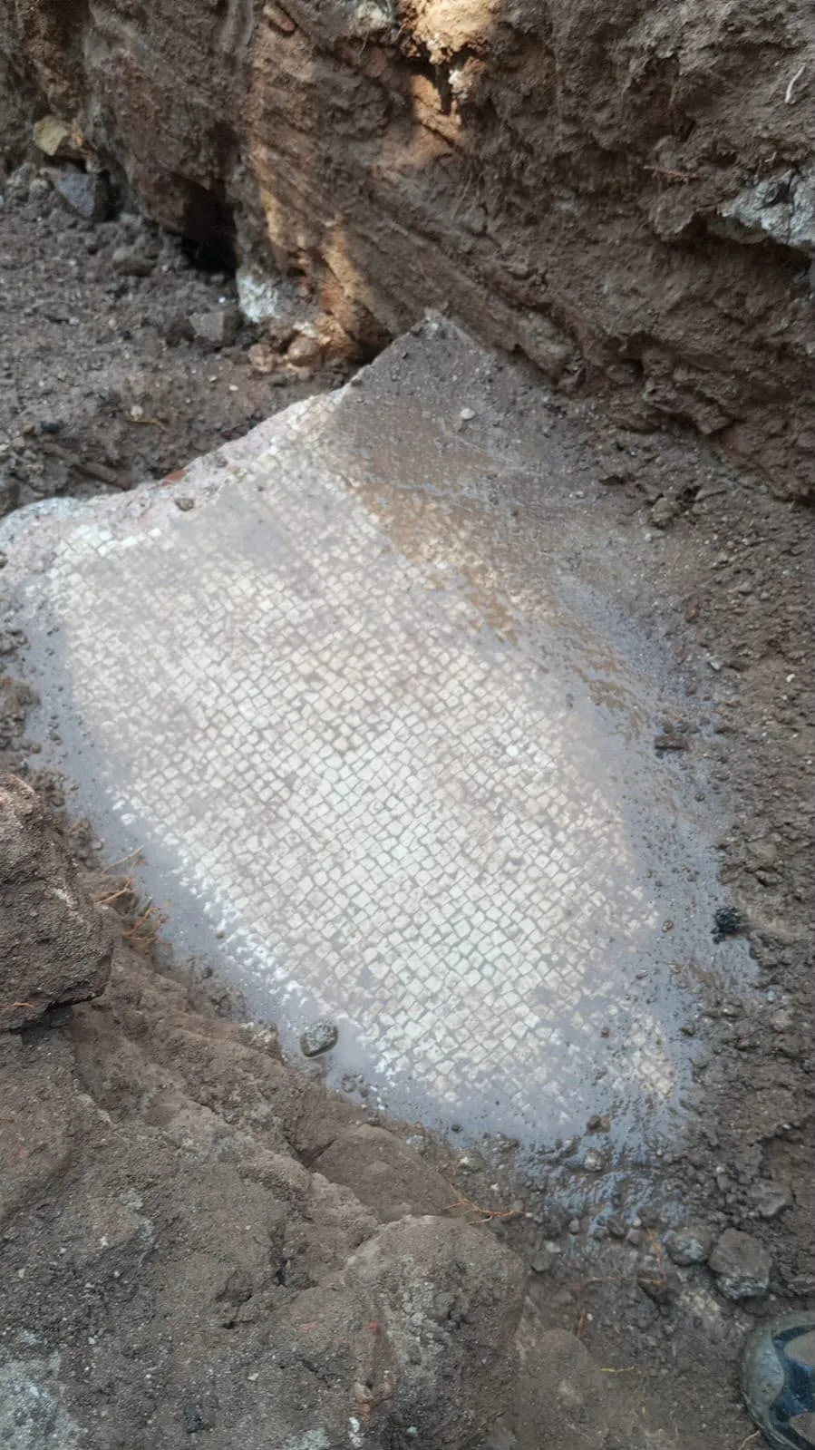 Reyhanlı'da sıradan bir altyapı kazısı tarihi eseri gün yüzüne çıkardı