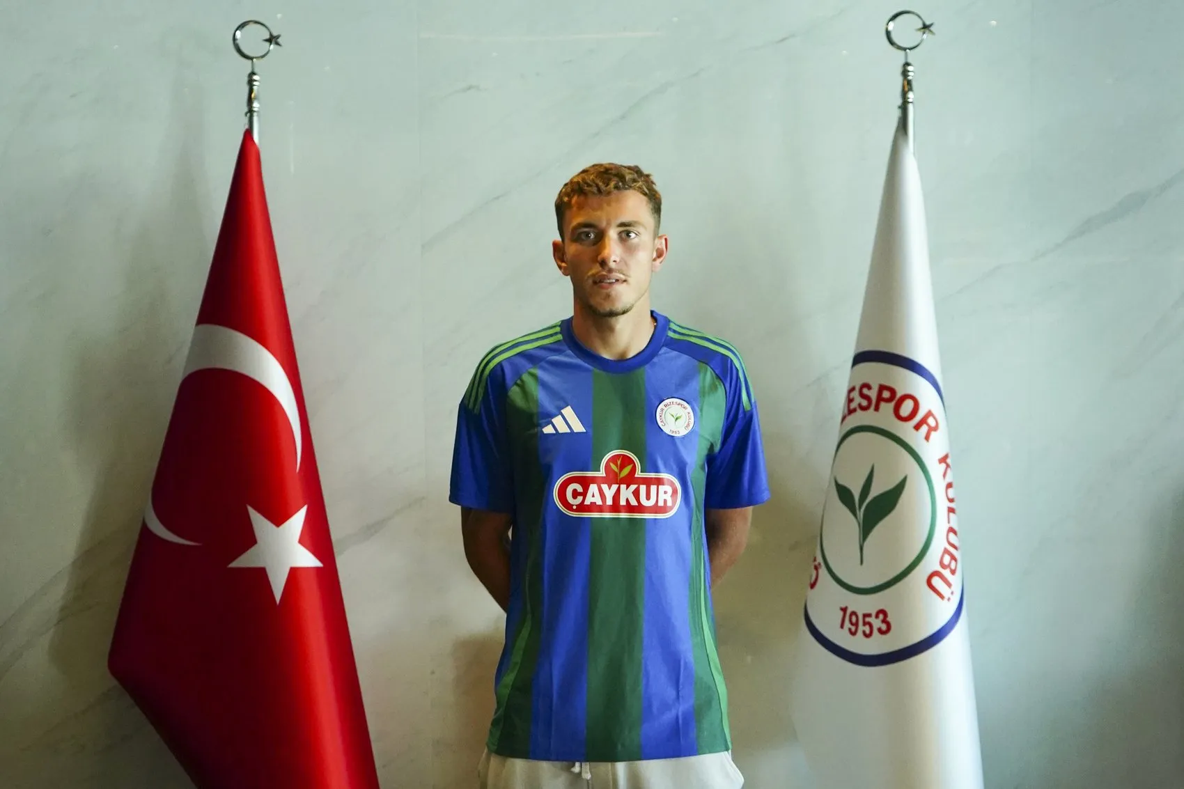 Rizespor, 19 yaşındaki Romen santrforu 5 yıllığına kadrosuna kattı