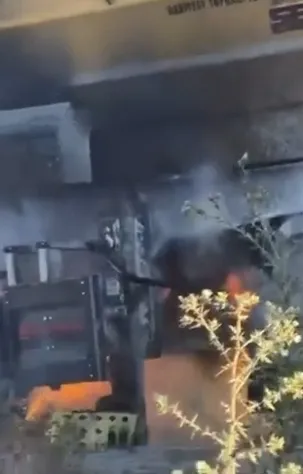 Arnavutköy yolunda hafriyat kamyonu alevlere teslim oldu