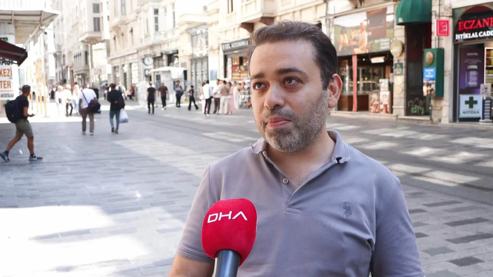 Çiçek Pasajı’na dondurmacı tabelası tepkisi