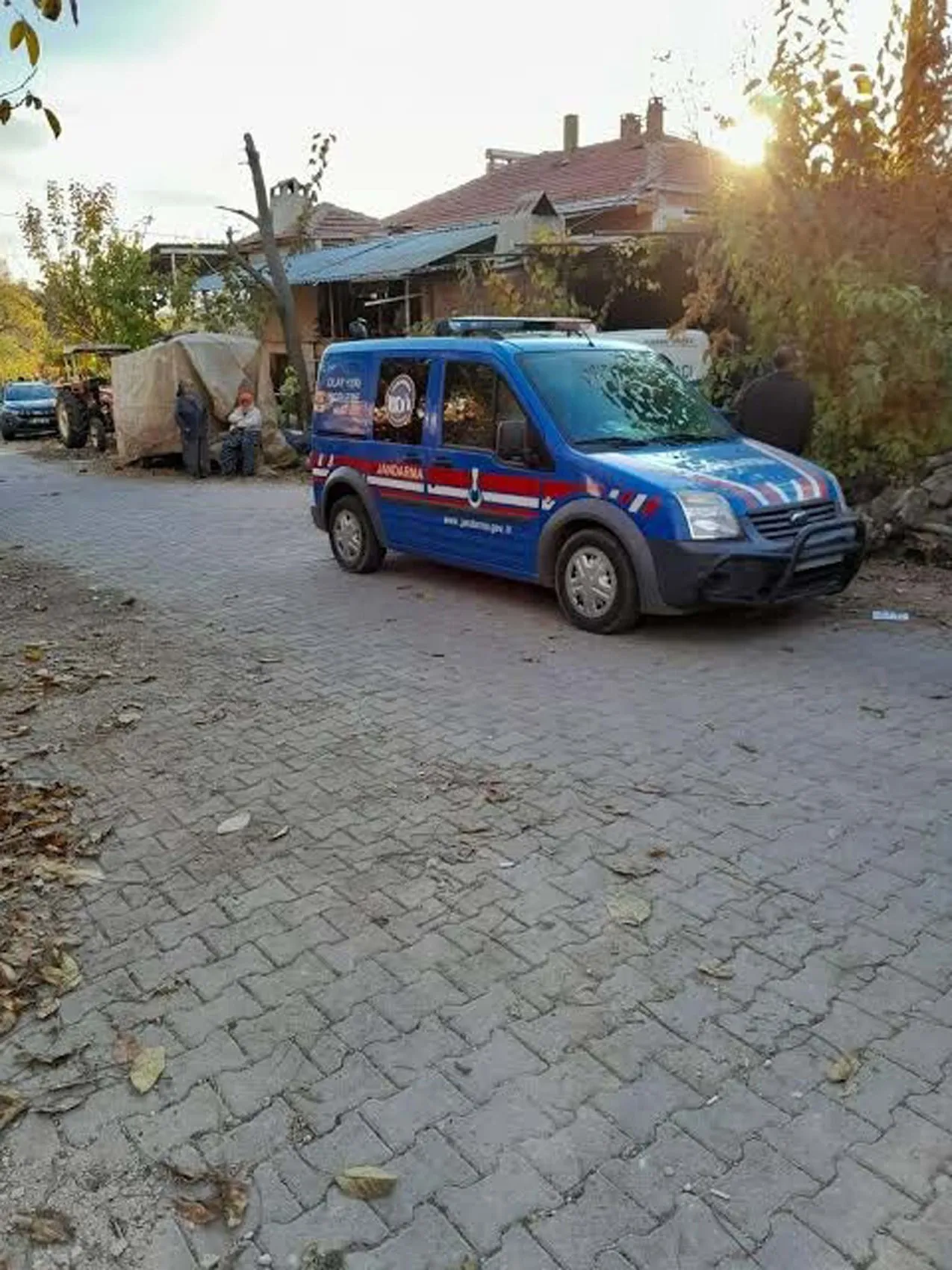 Tire’de tarlaya giden traktör devrildi Bir can kaybı