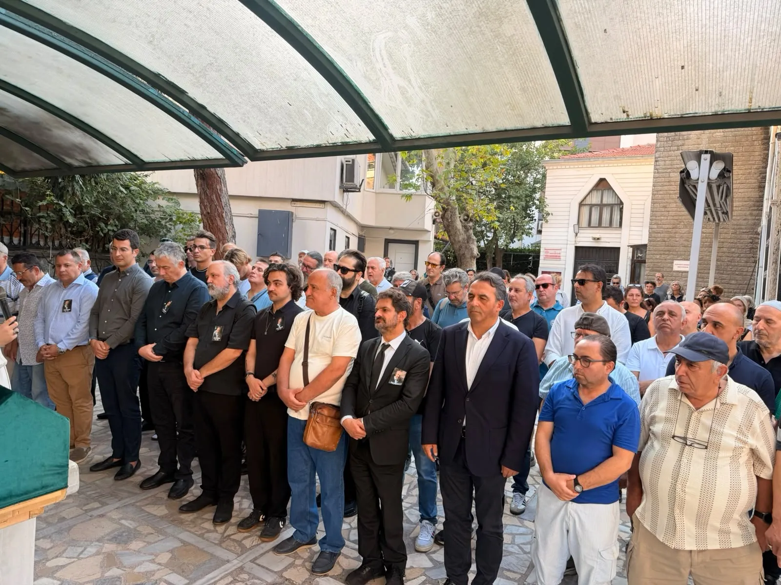 Türk tiyatrosunun çınarı Can Kolukısa veda etti