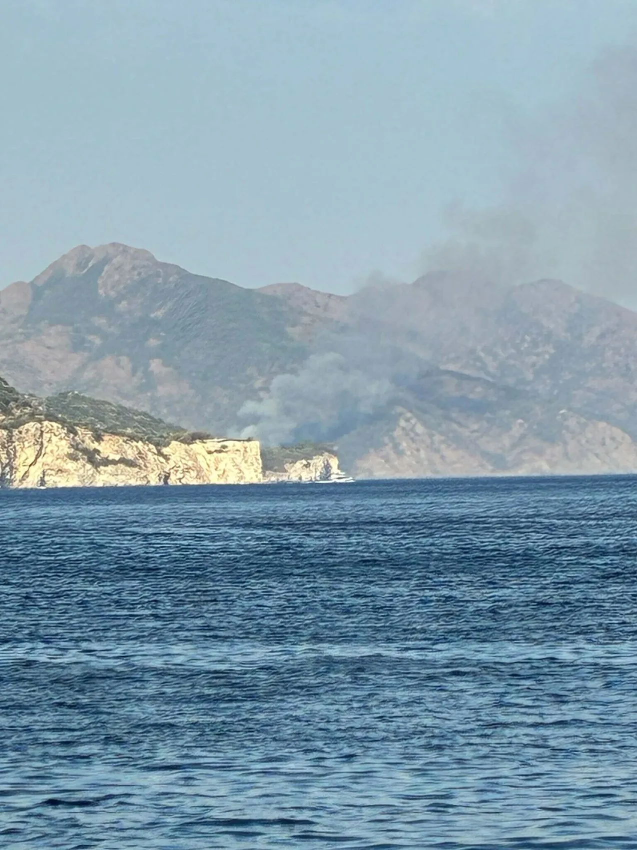 Marmaris Kaba Kargı Koyu’nda orman yangını paniği