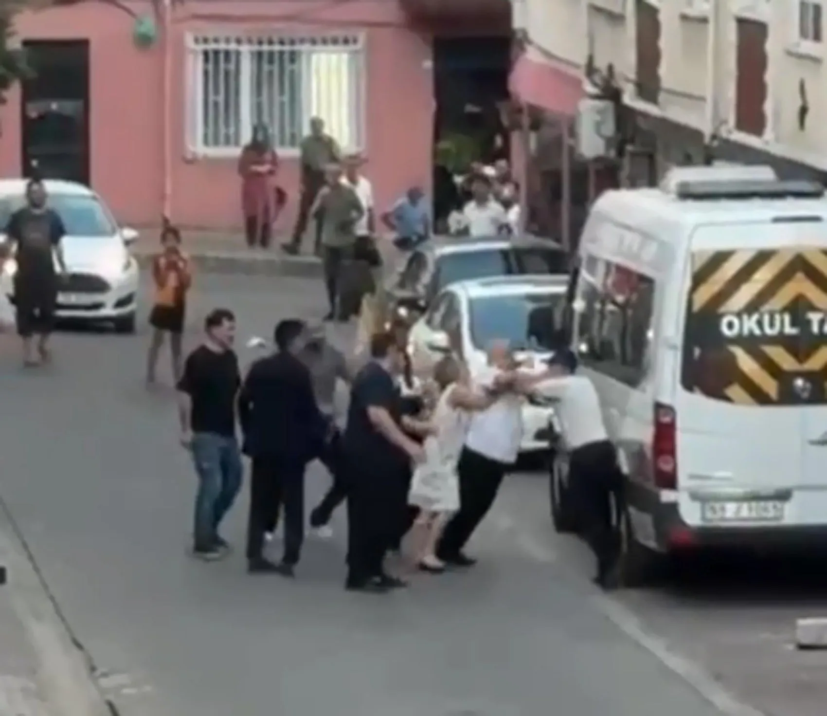 Çorlu'da komşu kavgası Keserli saldırı kamerada