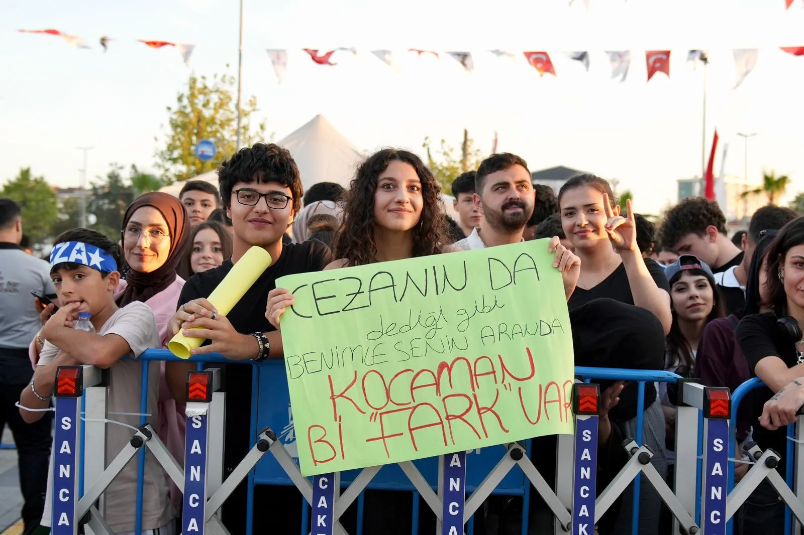 Sancaktepe'de çifte bayram: Ceza sahnesiyle zafer coşkusu zirveye taşındı