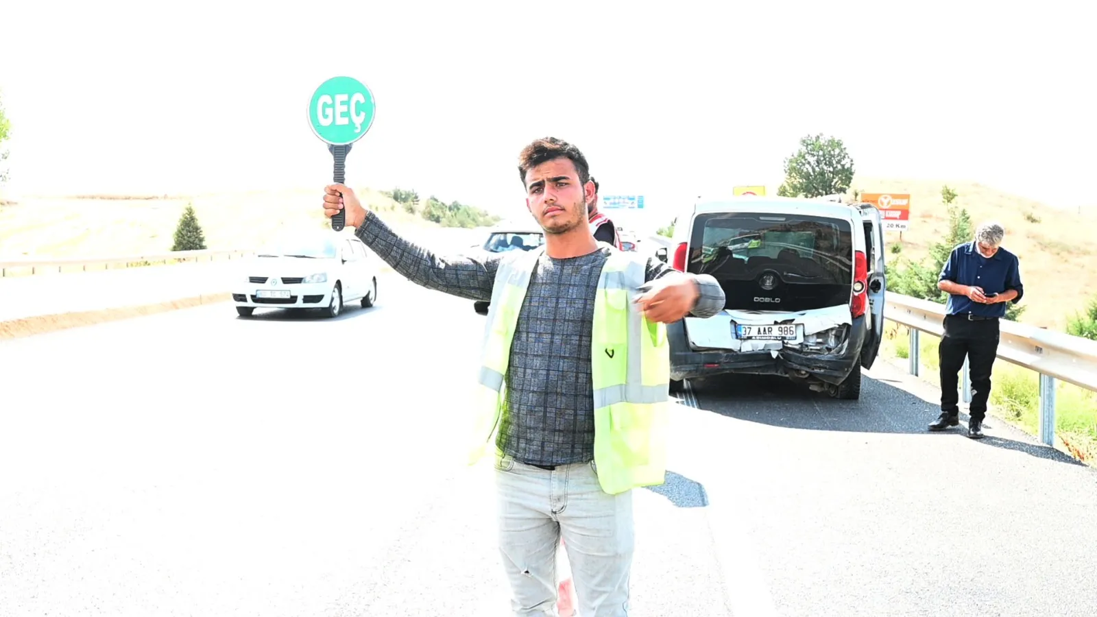 Kırıkkale'de kamyonet öndeki araca arkadan çarptı, 1'i bebek 5 yaralı