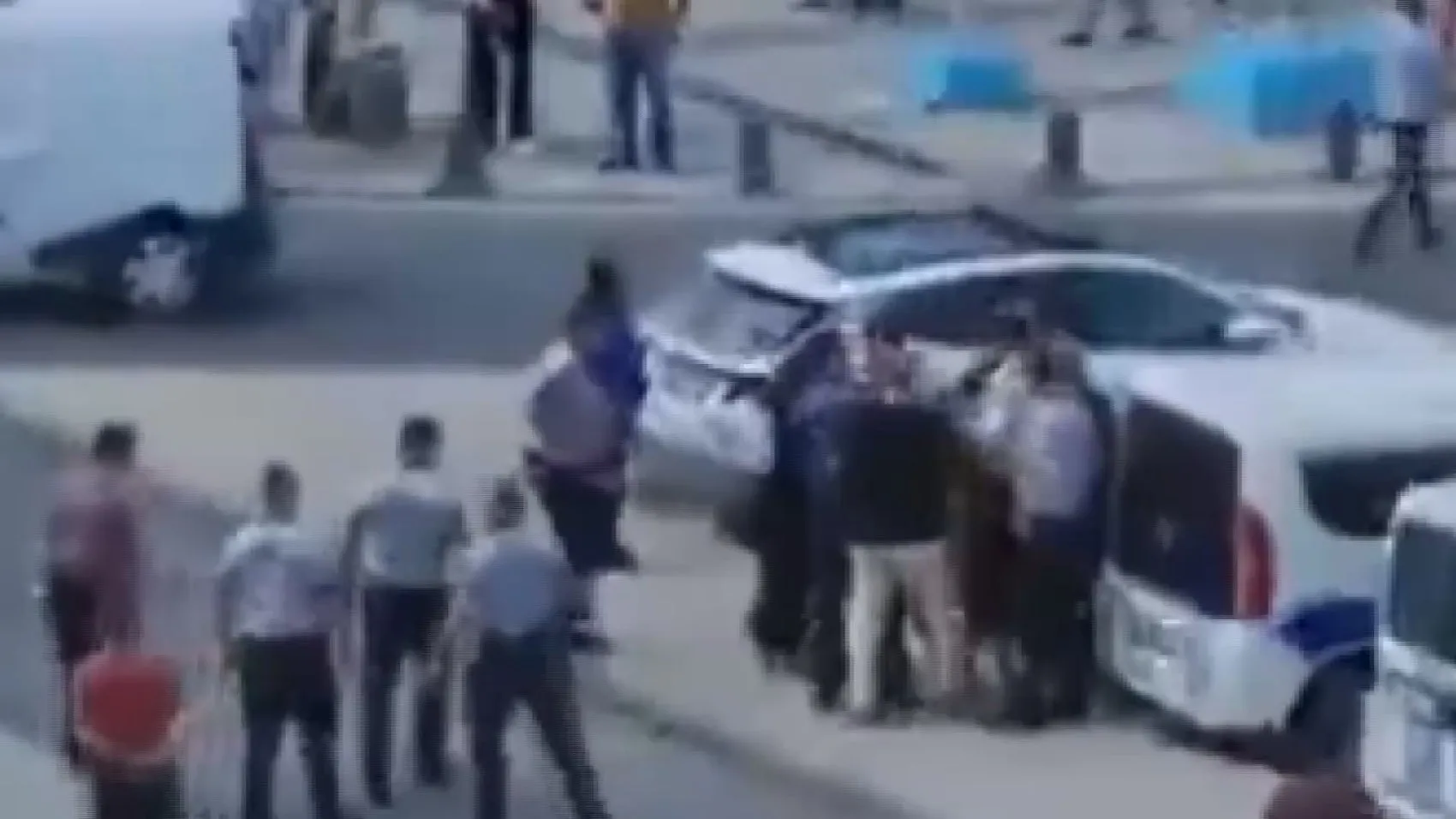 Otogarda kısa mesafe dehşeti: Aileyi darbeden taksici ve arkadaşına gözaltı