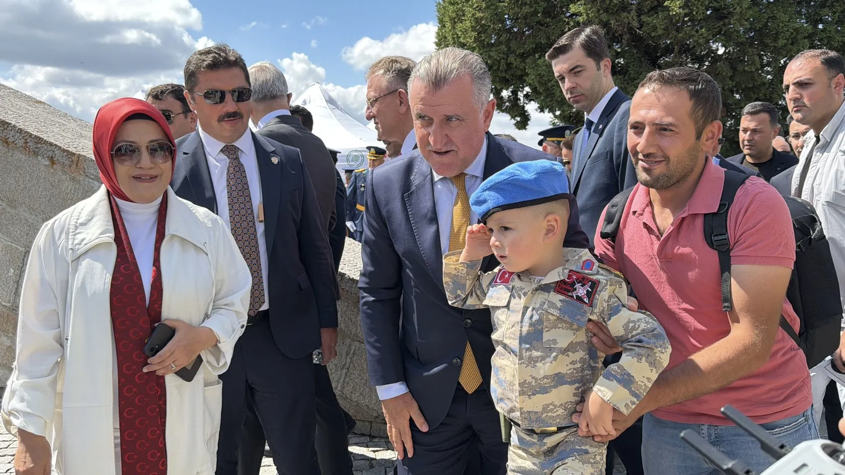 Dumlupınar'da 30 Ağustos coşkusu: Türk milleti esaret kabul etmez mesajı