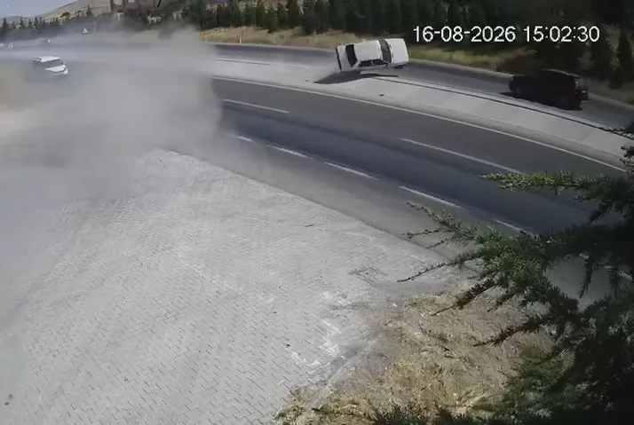 Konya’da iki kişinin öldüğü kaza kameraya yansıdı