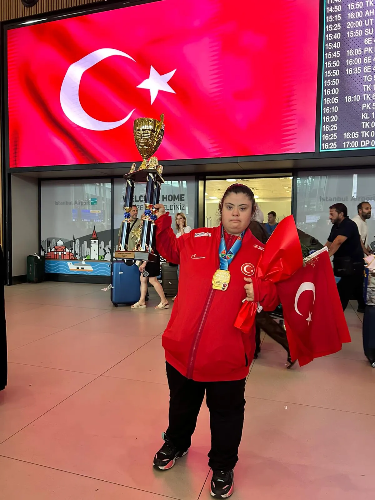 Savunma içgüdüsüyle başladığı judoda zirveye çıktı: Zeynep Sude'nin altın madalya serüveni