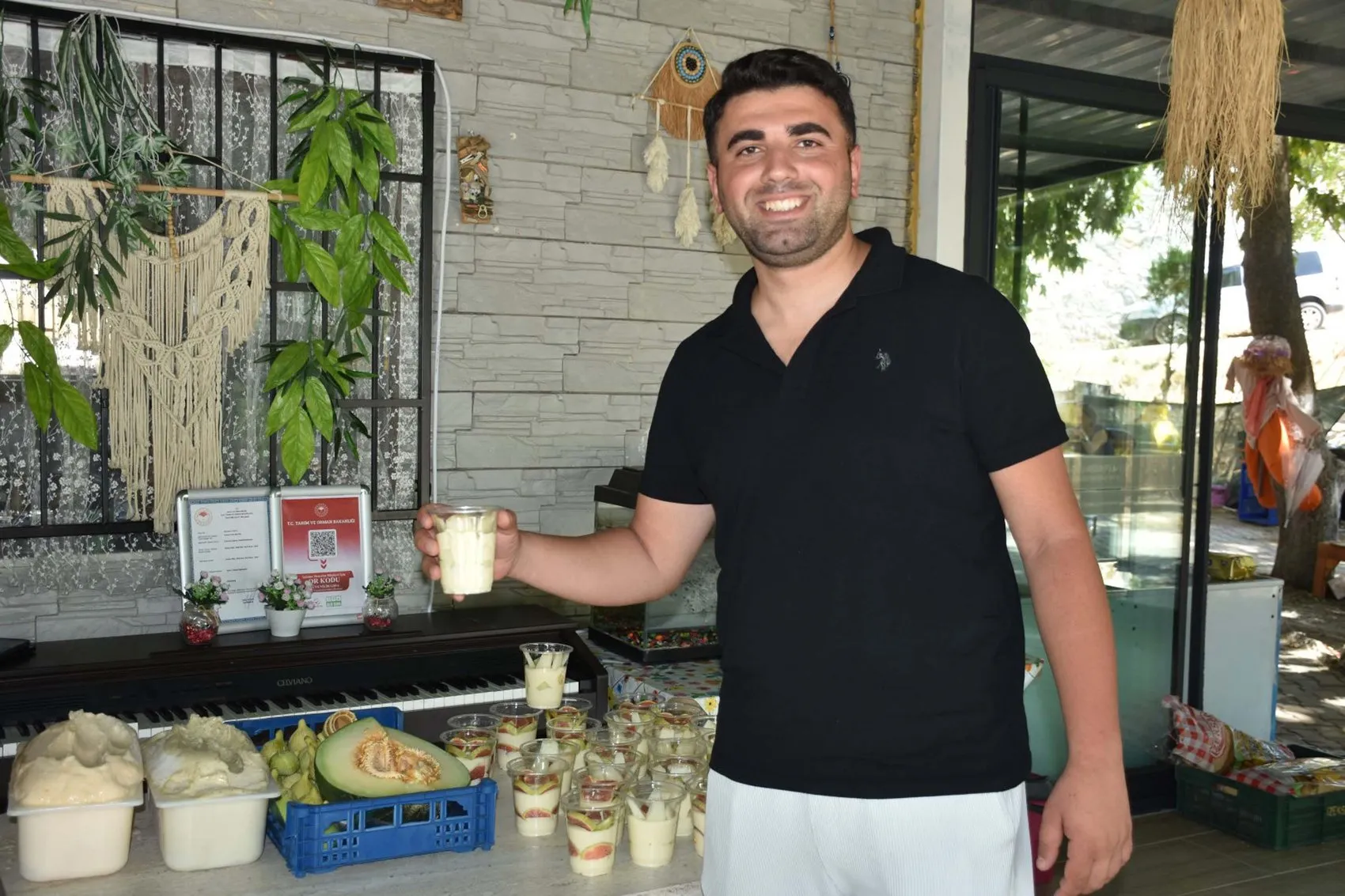 Kırklar Mahallesi'nin meşhur kavunu ve inciri artık dondurmada