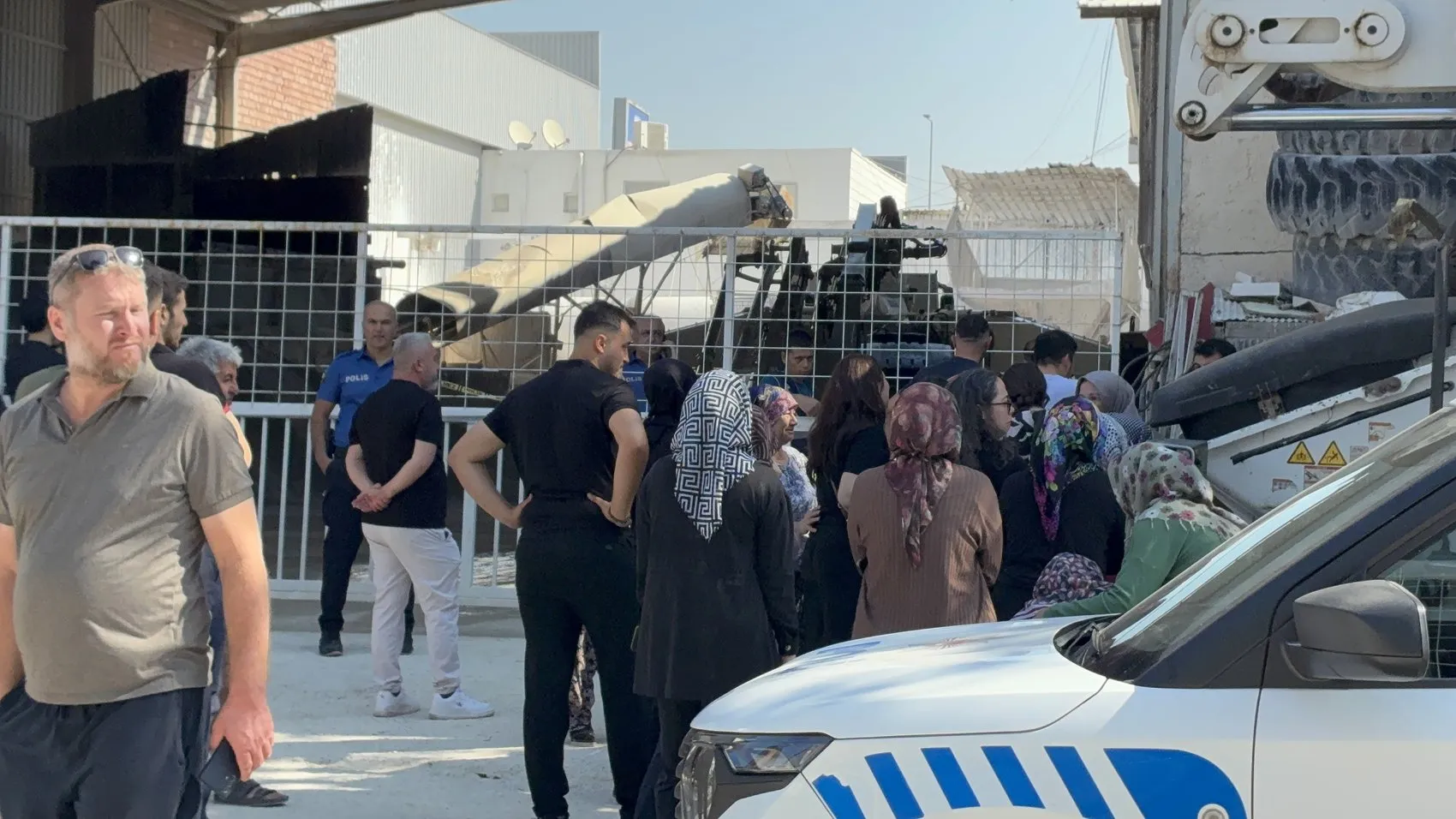 Antalya'da sanayi sitesinde şüpheli ölüm