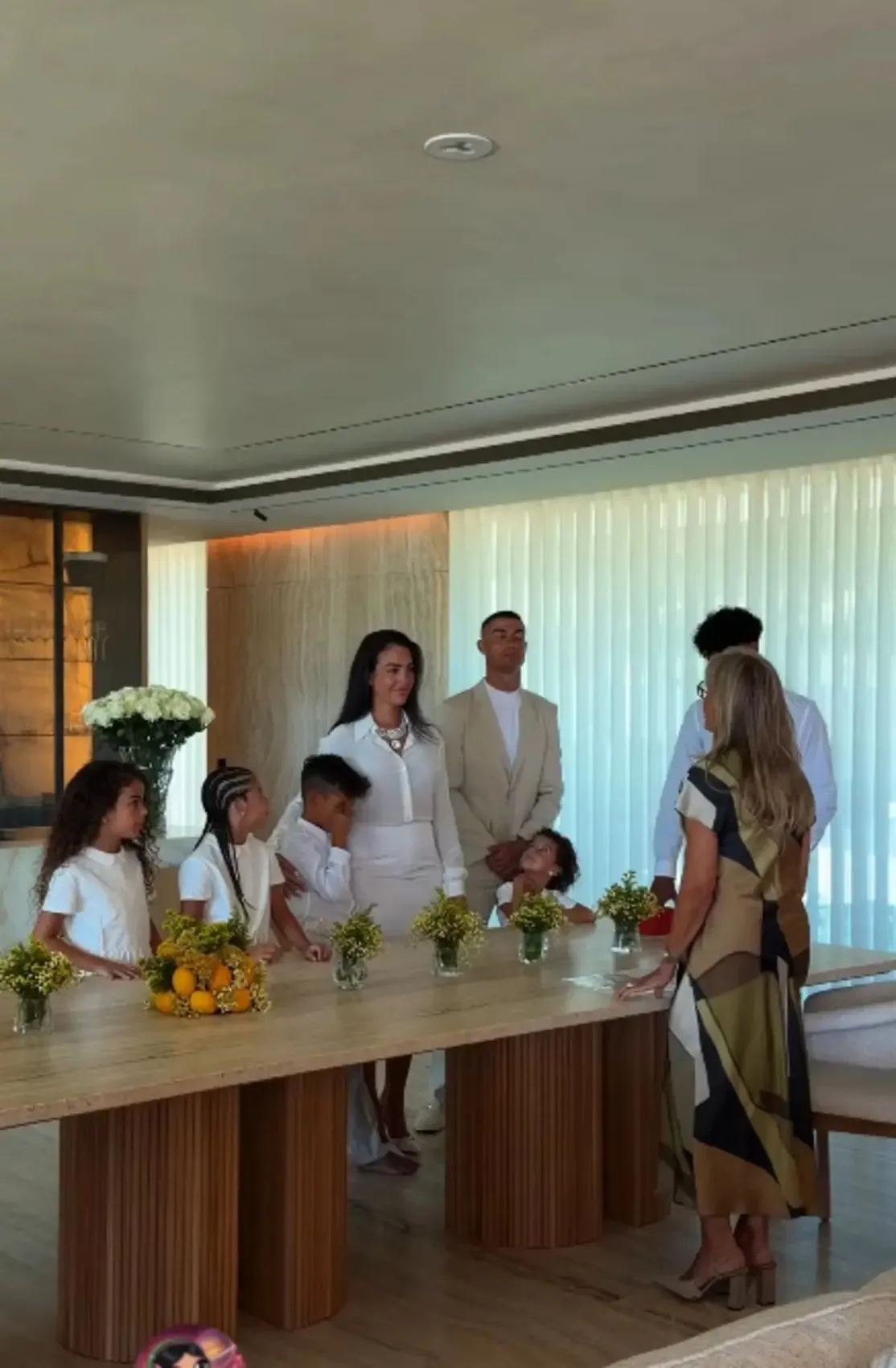 Cristiano Ronaldo ve Georgina Rodriguez in düğününden kareler! Gelinlik ve damatlık yok 3
