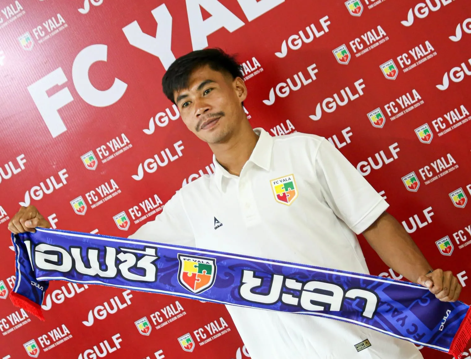 Tayland'da futbol sahasına yıldırım düştü