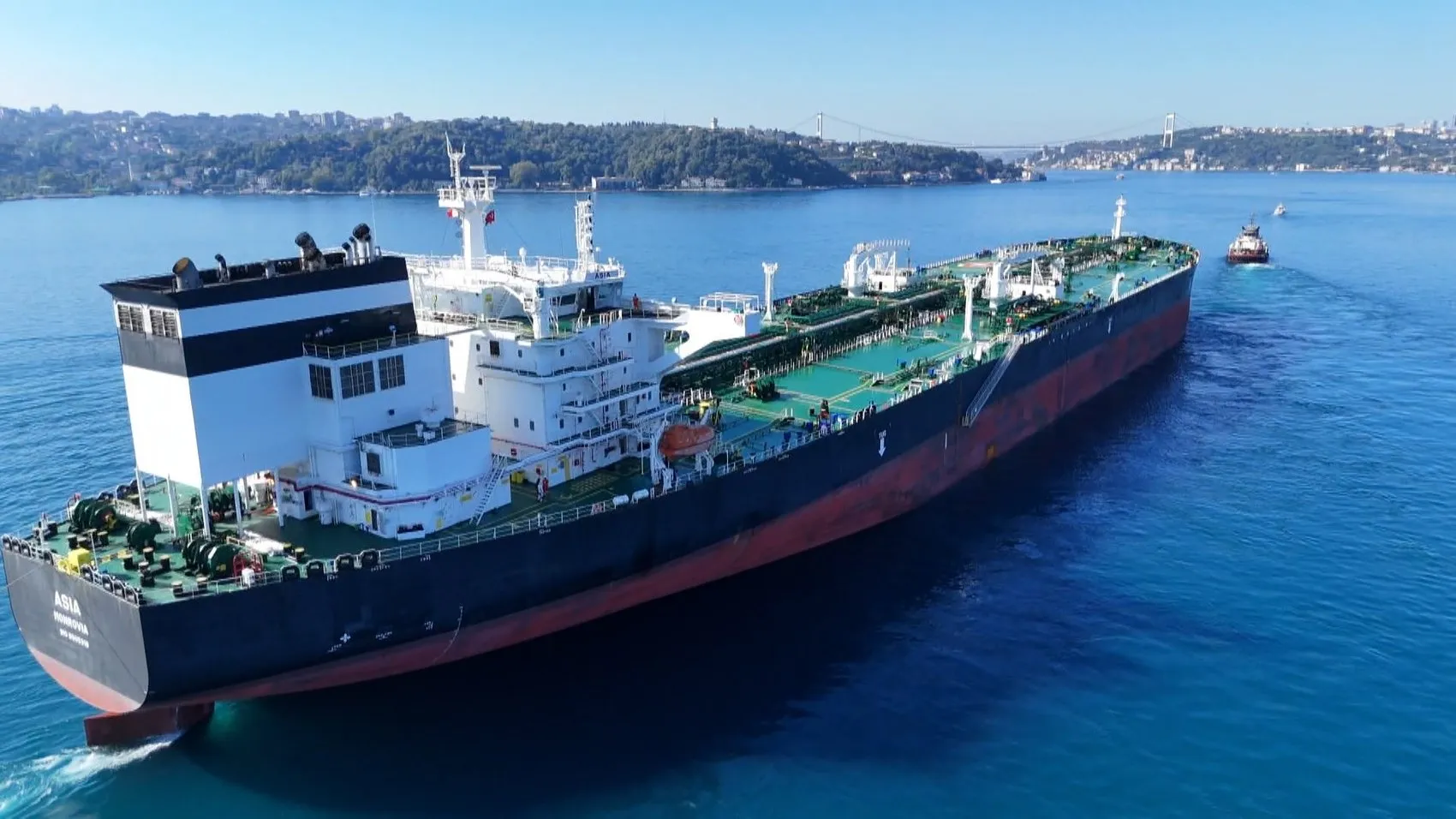İHA saldırısı geçiren dev tanker İstanbul Boğazı'na girdi