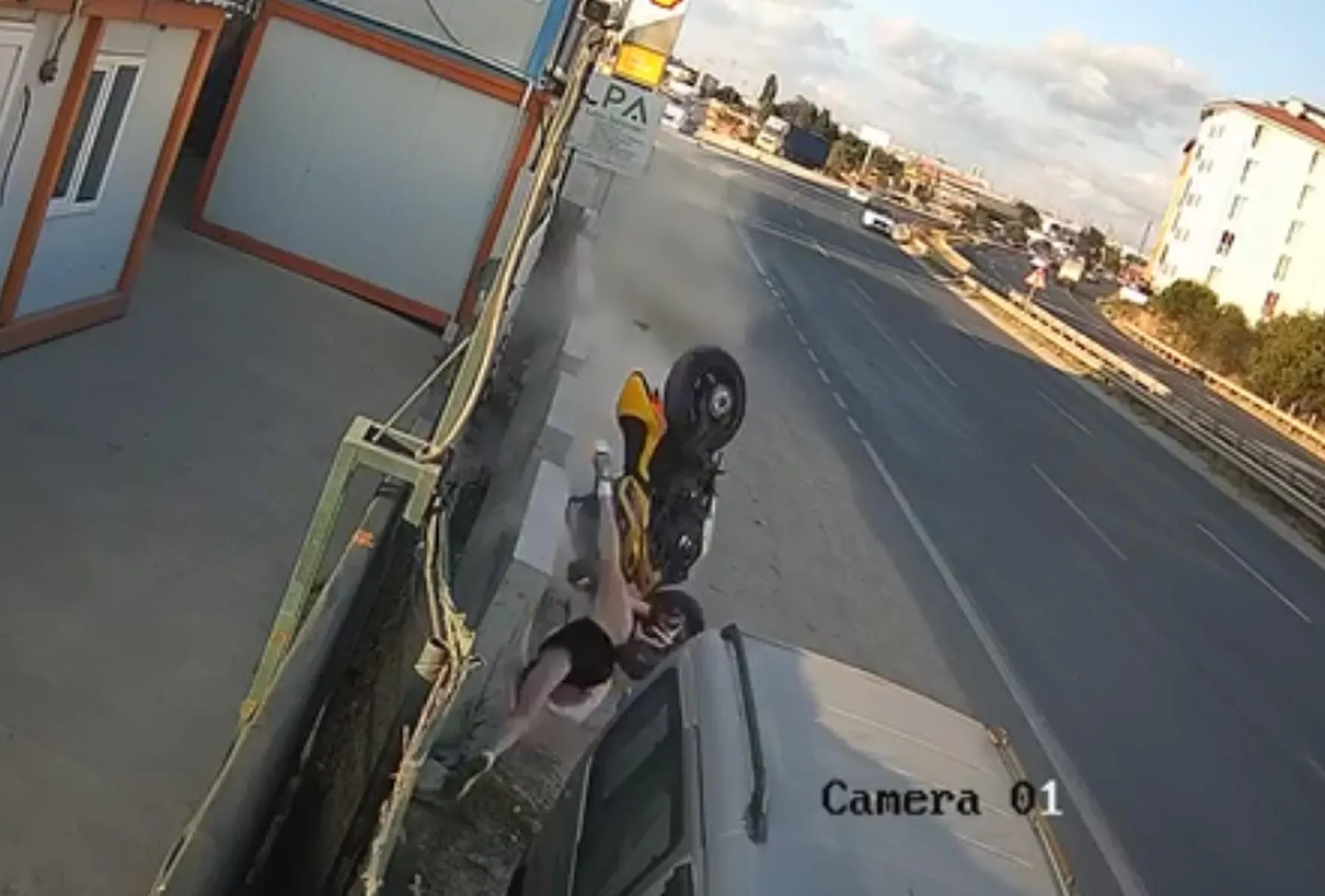 Yeni motosikletiyle ilk sürüşünde hayatını kaybetti