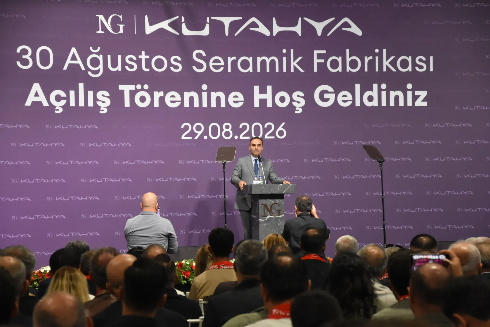 Kütahya'da 8 Milyar Liralık Seramik Fabrikası Açıldı Bakan Kacır'dan İhracat Vurgusu