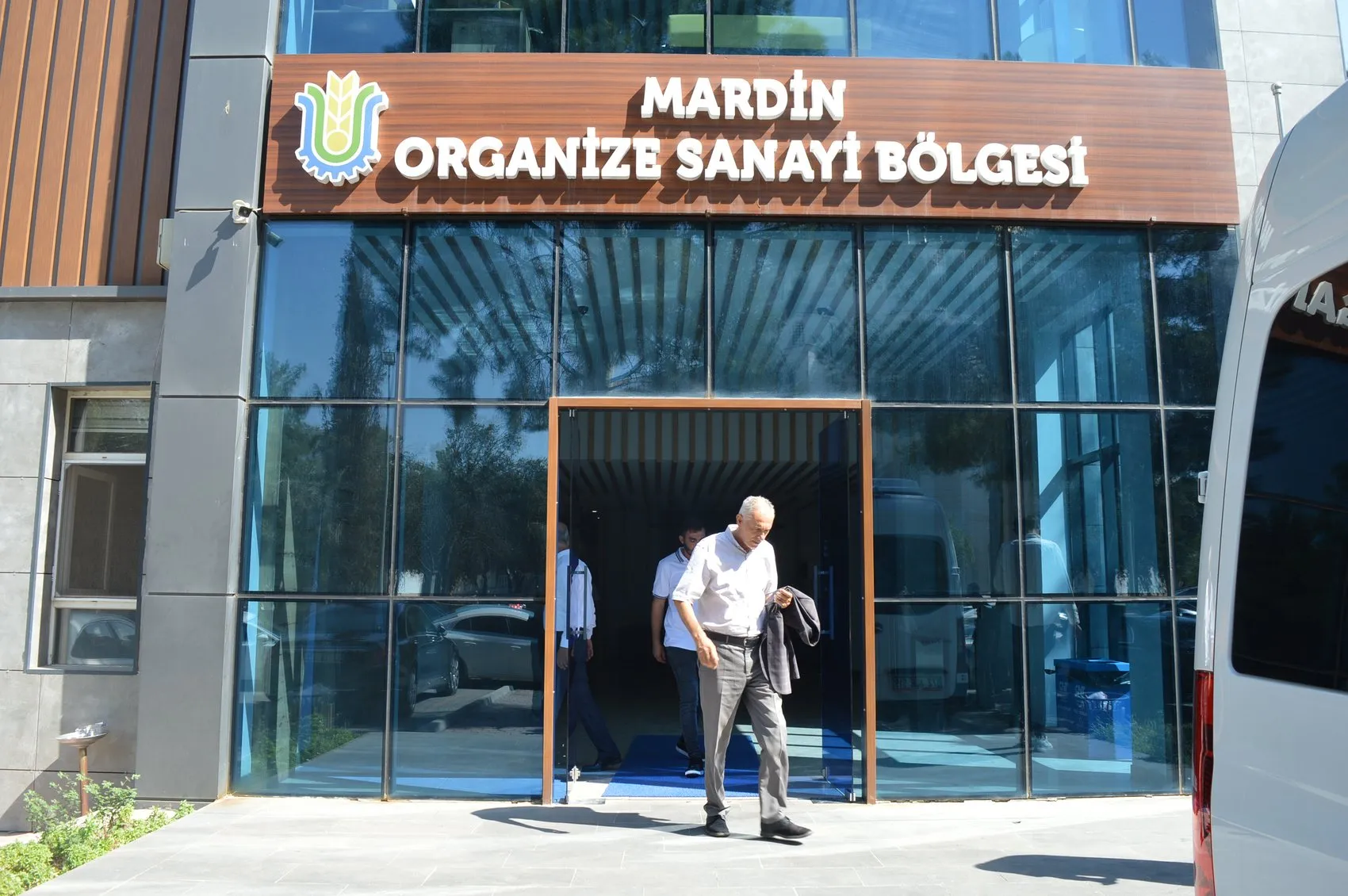 Mehmet Şimşek Mardin sanayicisiyle masaya oturdu