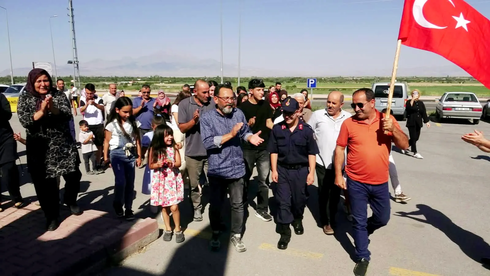 Jandarma, Down sendromlu Berkant'ın askerlik hayalini gerçekleştirdi