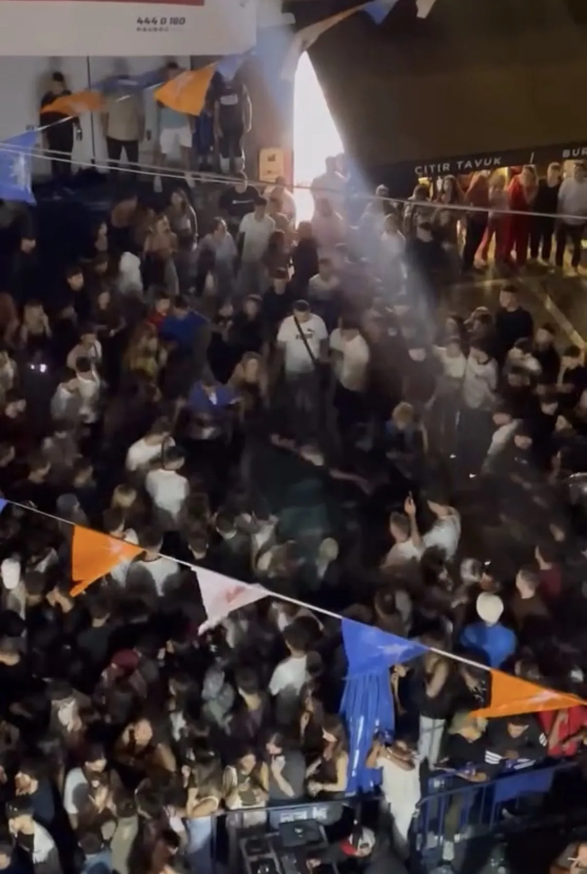 Kasımpaşa'da rap konseri kana bulandı: Eğlence yerini arbedeye bıraktı