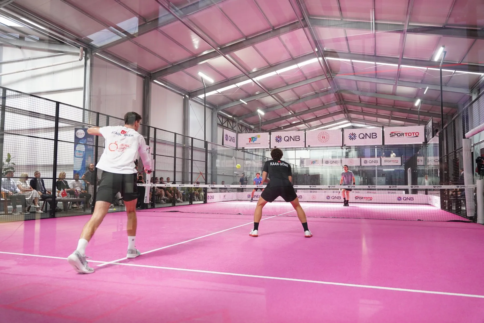 Türkiye’nin ilk Padel şampiyonları kupalarına kavuştu