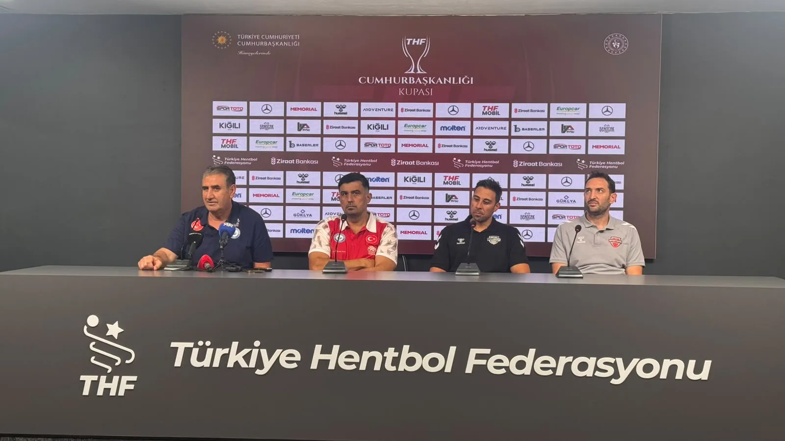 Hentbolun yeni kupası için 8 takım Ankara'da buluştu