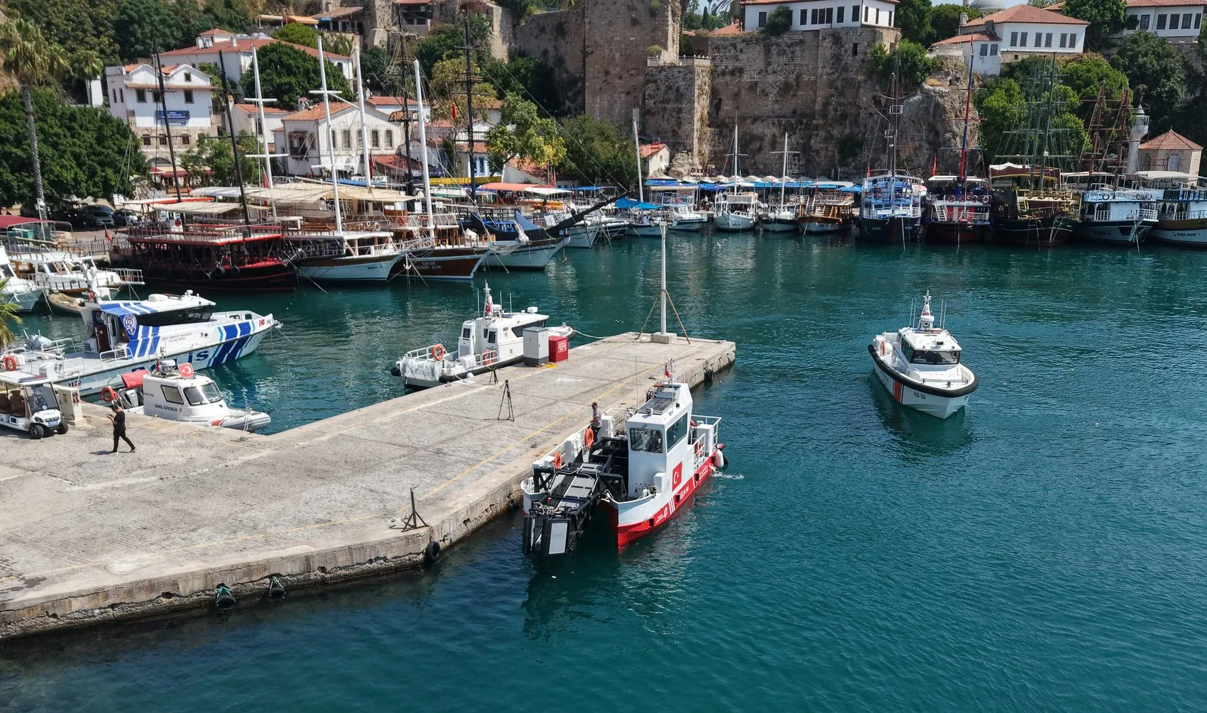 Antalya denizlerinde plastik avı başladı Kirletene ağır ceza yolda