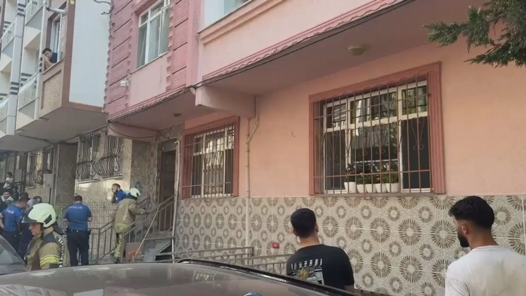 Deodorant kutusu patladı, otizmli çocuğun evi alev aldı