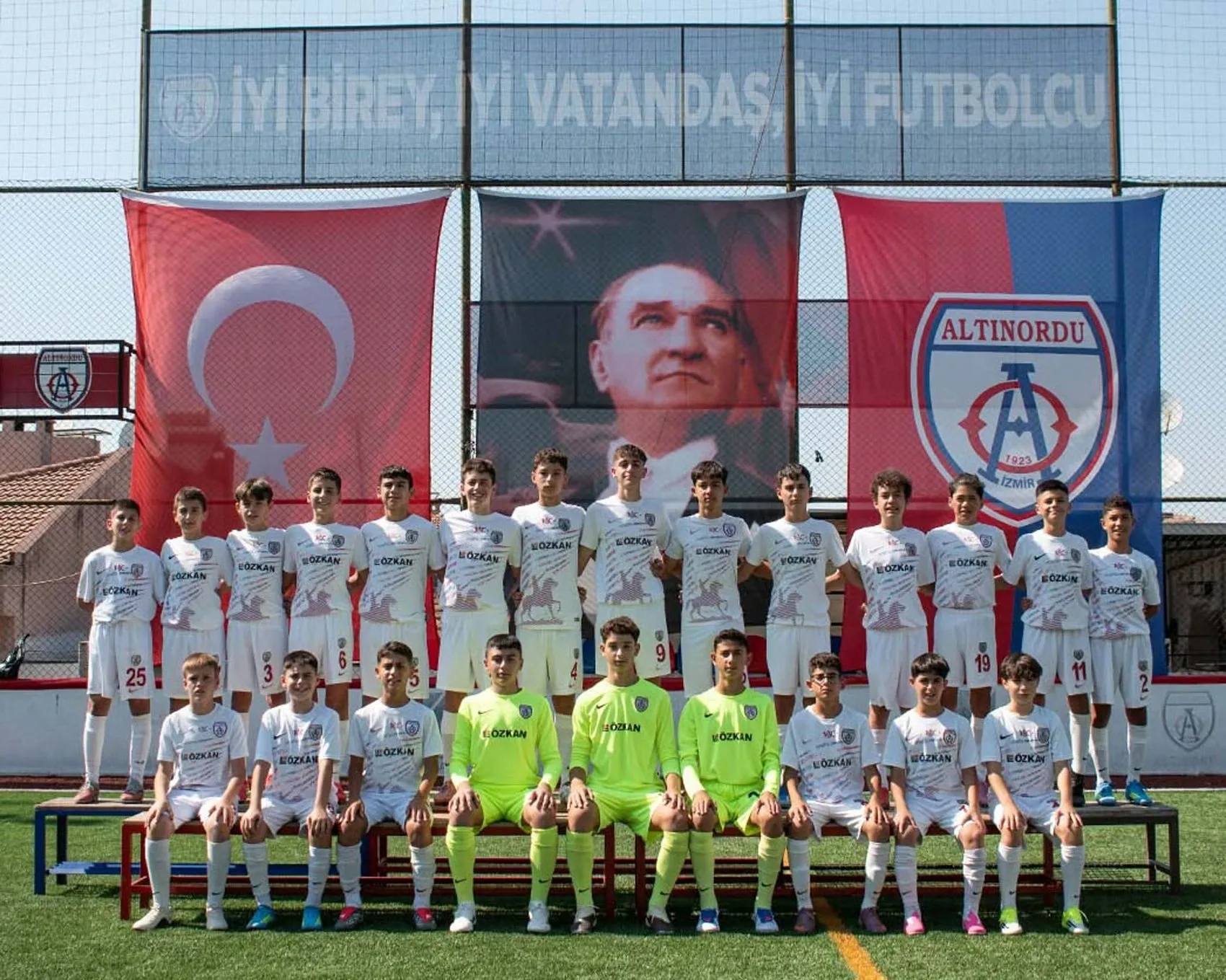 Altınordu rotayı tamamen gençlere çevirdi