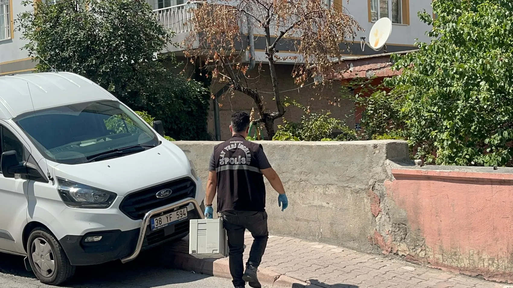 Boşanma tartışması bıçakla bitti, şüpheli polise teslim oldu