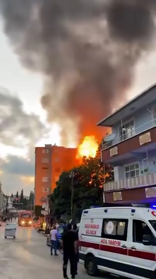 Samsun Tekkeköy'de depoda korkutan yangın
